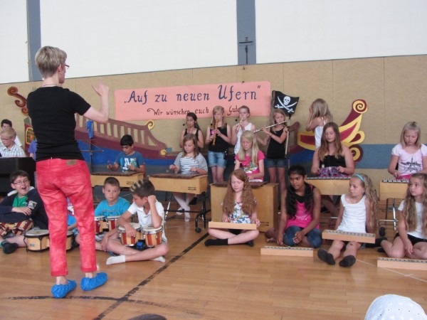 Abschiedsfeier der Viertklässler Juli 2013 Abschiedsfeier der Viertklässler Juli 2013